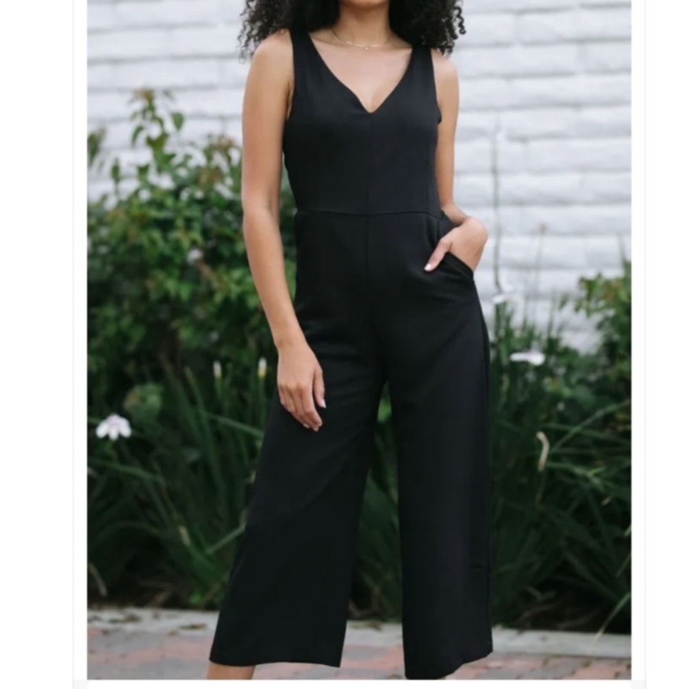 Mod Ref The Paige Wide Leg Cropped Jumpsuit in Black Size Small Open Tied Back